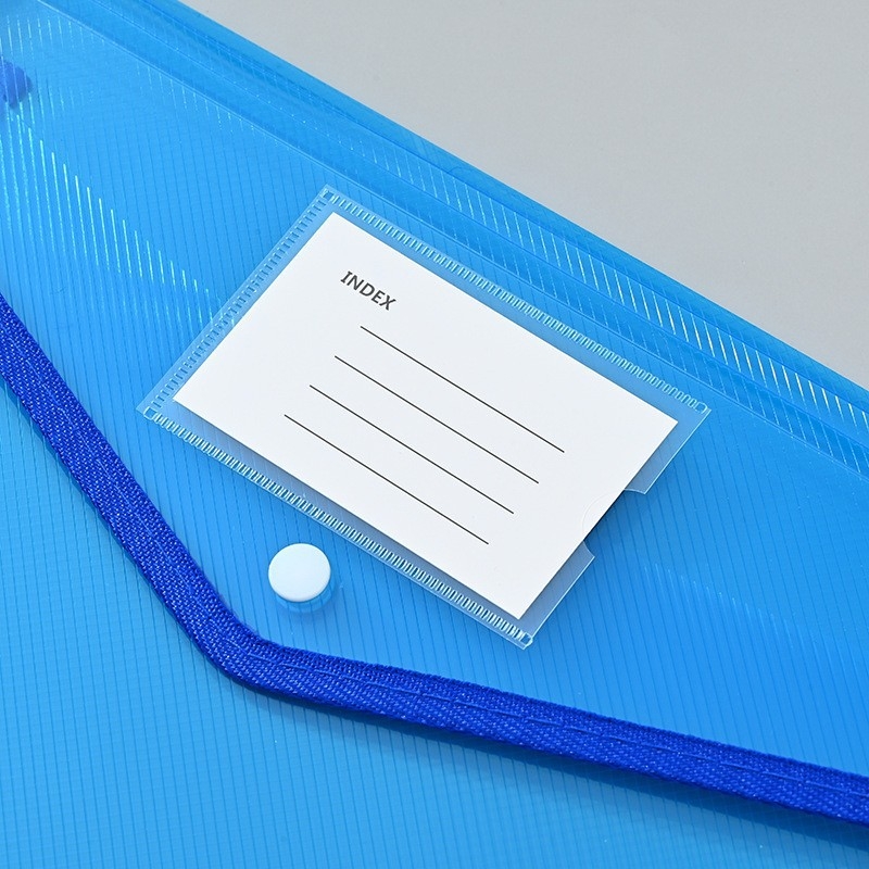 3D taška na dokumenty s diagonálnym vzorom, priehľadný PP materiál, zapínanie na gombík, štvorcový tvar