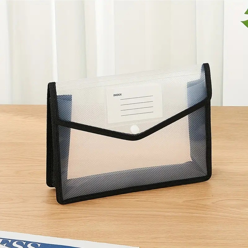 3D taška na dokumenty s diagonálnym vzorom, priehľadný PP materiál, zapínanie na gombík, štvorcový tvar