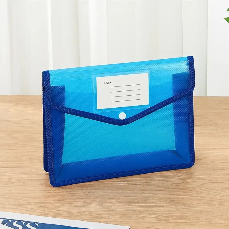 3D taška na dokumenty s diagonálnym vzorom, priehľadný PP materiál, zapínanie na gombík, štvorcový tvar