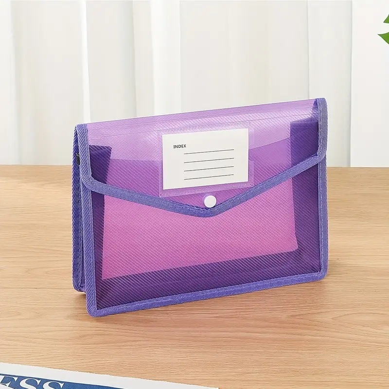 3D taška na dokumenty s diagonálnym vzorom, priehľadný PP materiál, zapínanie na gombík, štvorcový tvar