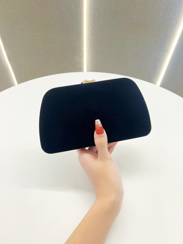 Geantă de seară din catifea, formă de cutie cu aspect de pernă, închidere cu cârlig, buzunar exterior