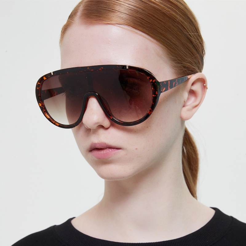 Nové módne pilotné slnečné okuliare s rámom pre mužov z roku 2024, európske a americké, v retro motorkársko-punkovom štýle.