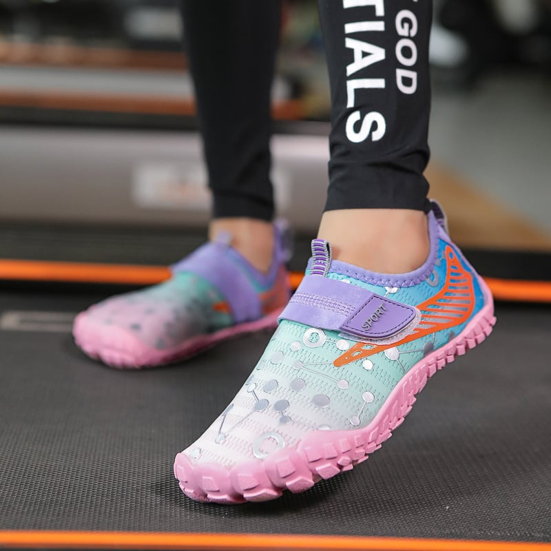 Laste veesõrmed väljasõitudeks ja randade jaoks – hingav võrkvooder, elastne rihmaga kinnitamine, madal ülemine, pealmine kiht sünteetilisest nahast, talla naturaalne kumm