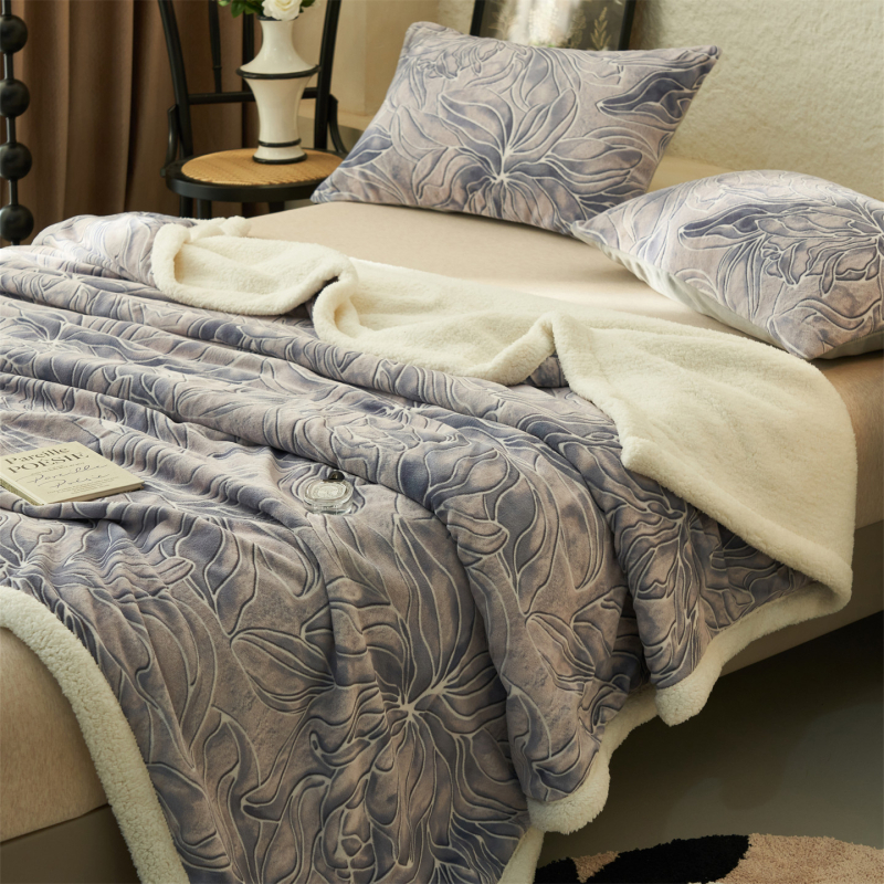 Polüestrist pleed sametise tekstuuriga, geomeetriline ja lillemustriga, Põhjamaade stiil, nelja aastaaja, kaal alla 300 g