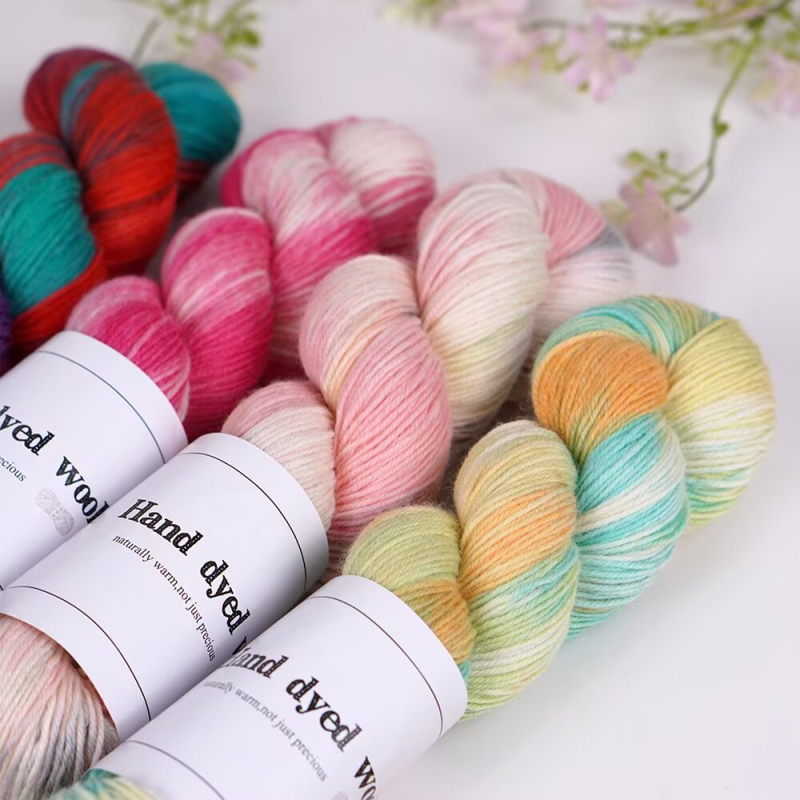 Zmiešaná vlnená priadza na pletenie, ručne farbená, značka Xinyu, číslo výrobku Hand-dyed Wool Yarn