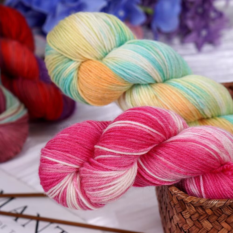 Zmiešaná vlnená priadza na pletenie, ručne farbená, značka Xinyu, číslo výrobku Hand-dyed Wool Yarn