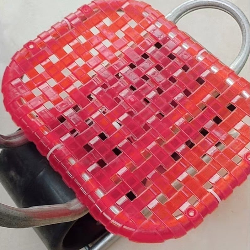 Kovová poľná stolička na zber — skladacia, zvýšený model (Základný / Klasický)