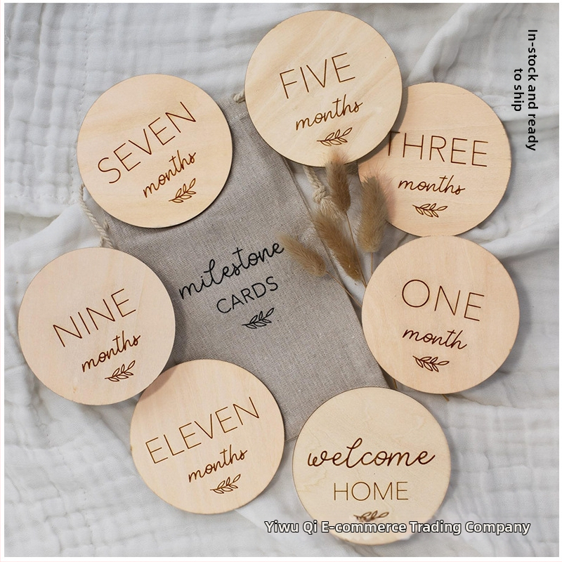Drevená kartička pre míľnik dieťaťa — zaznamenávanie rastu, ozdoba, moderný jednoduchý štýl