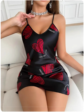 Tej-selyem anyagú ruha hosszú ujjú, V-nyakkal és A-vonalú siluettel