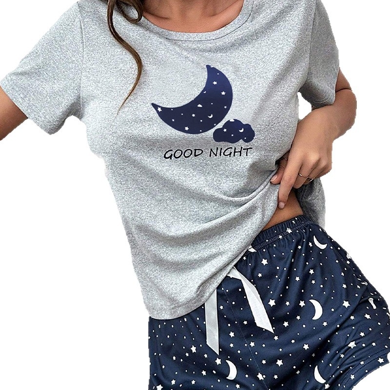 Dámsky pyžamový set - mesiacový potlač, Milk Silk látka, okrúhly výstrih, 3/4 rukávy, krátke nohavice