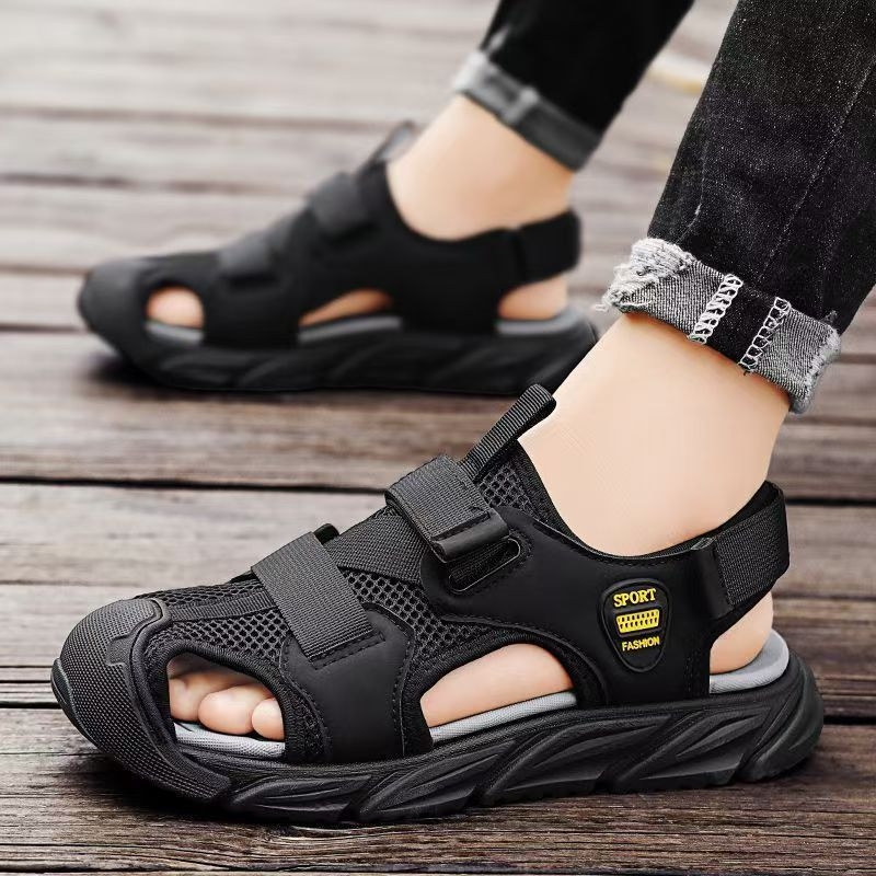 Pánske športové sandále s priedušnou sieťovinou — podrážka z gumy, horná časť z syntetickej kože, priedušné, odolné voči opotrebeniu