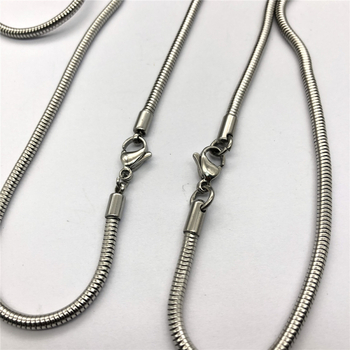 Náhrdelník z titánovej ocele, retro úprava, unisex