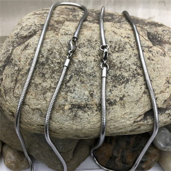 Náhrdelník z titánovej ocele, retro úprava, unisex