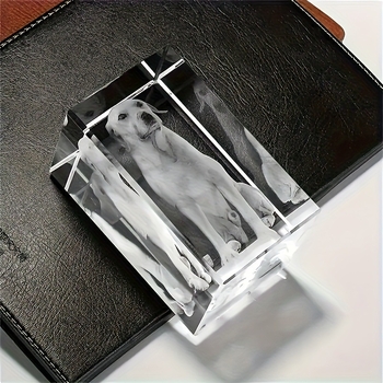 Personalizirana 3D kristalna kocka s izrezbarenim drvenim postoljem, noćna svjetiljka