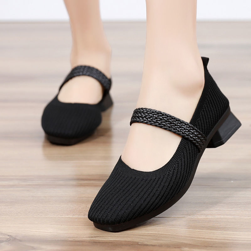 Dámske pletené loafers so štvorcovým nosom, stredný podpätok 3–5 cm, priedušná podšívka, horná časť z pleteného materiálu, jar 2025