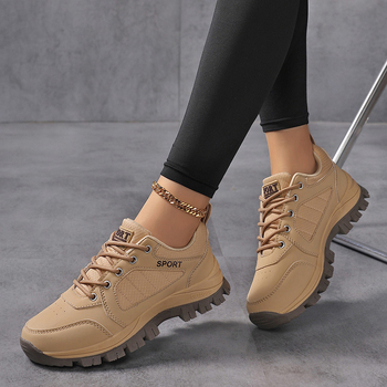 Γυναικεία παπούτσια πεζοπορίας – αντιολισθητική σόλα, επάνω μέρος από συνθετικό δέρμα, μεσαία σόλα από καουτσούκ, χαμηλό ύψος φτέρνας (1–3 εκ.), κορδόνια μπροστά