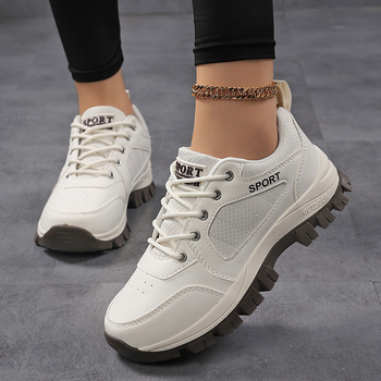 Γυναικεία παπούτσια πεζοπορίας – αντιολισθητική σόλα, επάνω μέρος από συνθετικό δέρμα, μεσαία σόλα από καουτσούκ, χαμηλό ύψος φτέρνας (1–3 εκ.), κορδόνια μπροστά