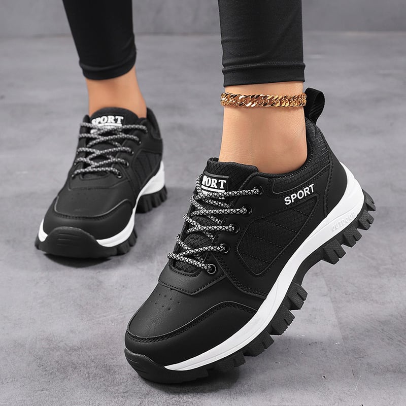 Γυναικεία παπούτσια πεζοπορίας – αντιολισθητική σόλα, επάνω μέρος από συνθετικό δέρμα, μεσαία σόλα από καουτσούκ, χαμηλό ύψος φτέρνας (1–3 εκ.), κορδόνια μπροστά