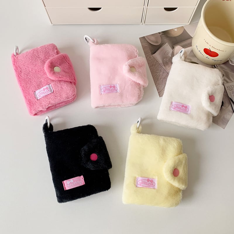Plyšový mincovník pre dievčatá — svieži a sladký štýl, zima 2024, na mince, karty a malé doplnky.