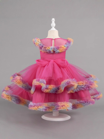 Dievčenské formálne šaty z tylu pre vekovú kategóriu 1–3 roky, strih princezná; hlavný materiál: polyester; podšívka: polyester; materiál: tyl; štýl: princezná; sezóna: všetky ročné obdobia