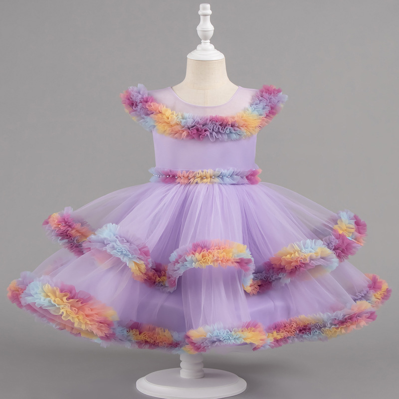 Dievčenské formálne šaty z tylu pre vekovú kategóriu 1–3 roky, strih princezná; hlavný materiál: polyester; podšívka: polyester; materiál: tyl; štýl: princezná; sezóna: všetky ročné obdobia