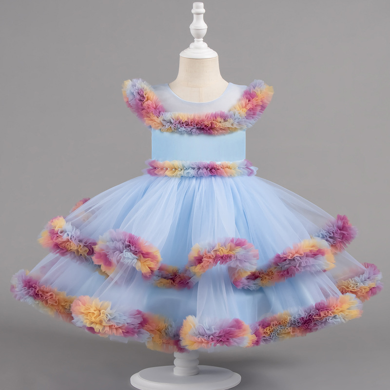 Dievčenské formálne šaty z tylu pre vekovú kategóriu 1–3 roky, strih princezná; hlavný materiál: polyester; podšívka: polyester; materiál: tyl; štýl: princezná; sezóna: všetky ročné obdobia