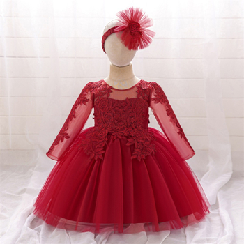 Dievčenské šaty s krajkou a výšivkou princezného štýlu, dlhé rukávy sieťoviny, hlavný materiál 65% polyester, podšívka 35% bavlna, vek 1–3 roky, súčasťou je gumička do vlasov