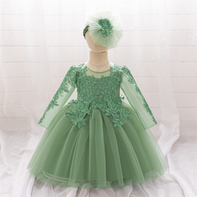 Dievčenské šaty s krajkou a výšivkou princezného štýlu, dlhé rukávy sieťoviny, hlavný materiál 65% polyester, podšívka 35% bavlna, vek 1–3 roky, súčasťou je gumička do vlasov