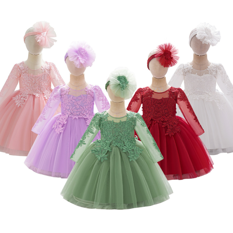 Dievčenské šaty s krajkou a výšivkou princezného štýlu, dlhé rukávy sieťoviny, hlavný materiál 65% polyester, podšívka 35% bavlna, vek 1–3 roky, súčasťou je gumička do vlasov