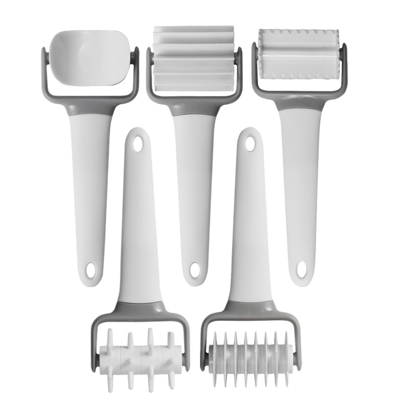 Plastový valček na cesto s dierovacím nástrojom na pizzu, valček na fondant, formička na sušienky, nôž na pizzu s mriežkou