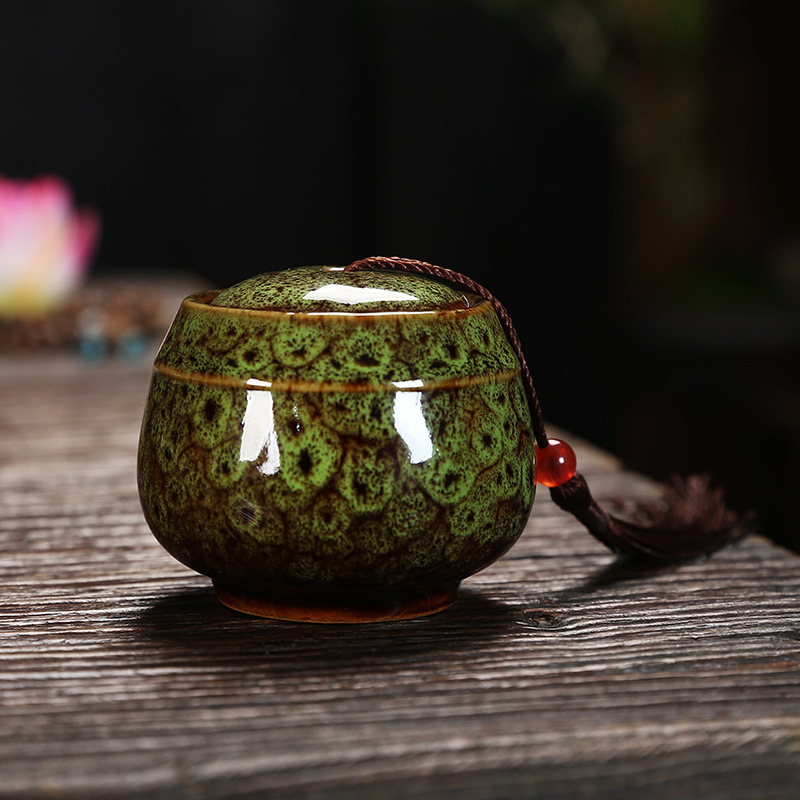 Keramický čajový kontajner so vzduchotesným uzáverom pre čaj Tieguanyin Pu'er, prenosný na cestovanie