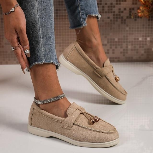 Ženske slip-on ravne cipele, zaobljeni vrh, velur gornji dio, visina pete 0–1 cm, PU ulošak