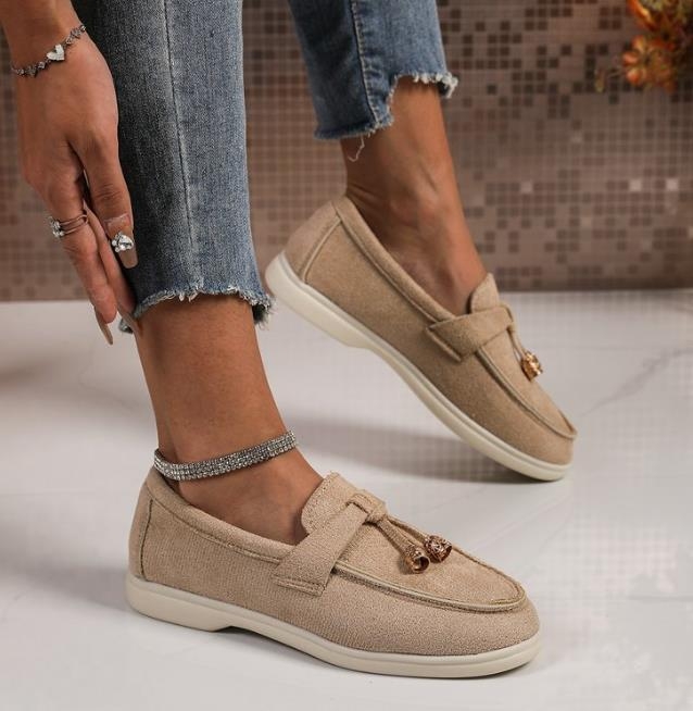 Ženske slip-on ravne cipele, zaobljeni vrh, velur gornji dio, visina pete 0–1 cm, PU ulošak