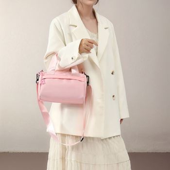 Geantă crossbody urban minimalist din material Oxford, închidere cu fermoar, căptușeală poliester, compartimente pentru telefon și documente, cu o singură curea