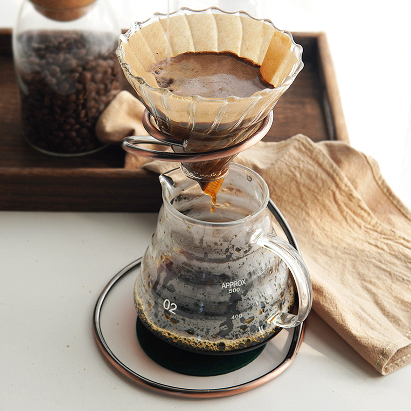 Kávový set: stojan na pour-over kávu so štýlom hadovitého tvaru držiaka filtra, kovová konštrukcia, ľahký luxusný retro štýl, prispôsobiteľný, Zhonggang