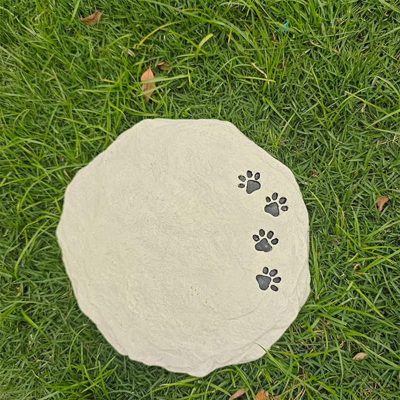 Kruhová pamätná socha psa pre záhradu z ekologickej syntetickej živice, leštená a čiastočne ručne vyrábaná