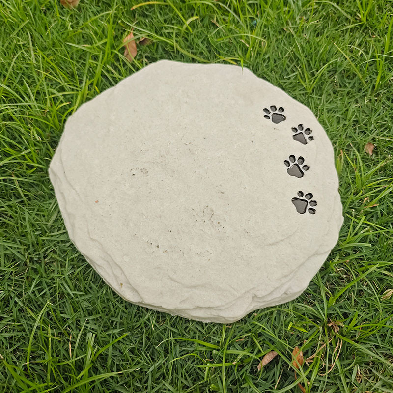 Kruhová pamätná socha psa pre záhradu z ekologickej syntetickej živice, leštená a čiastočne ručne vyrábaná