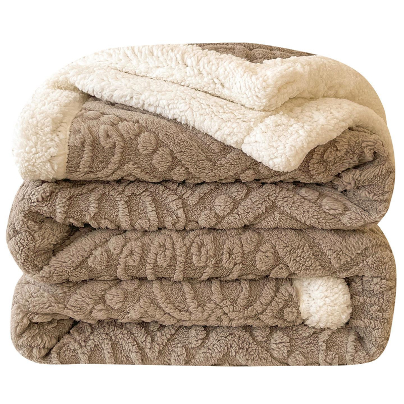 Glow Grass Coral Fleece Одеяло — полиестер, тегло под 300 g, подходящо за четири сезона