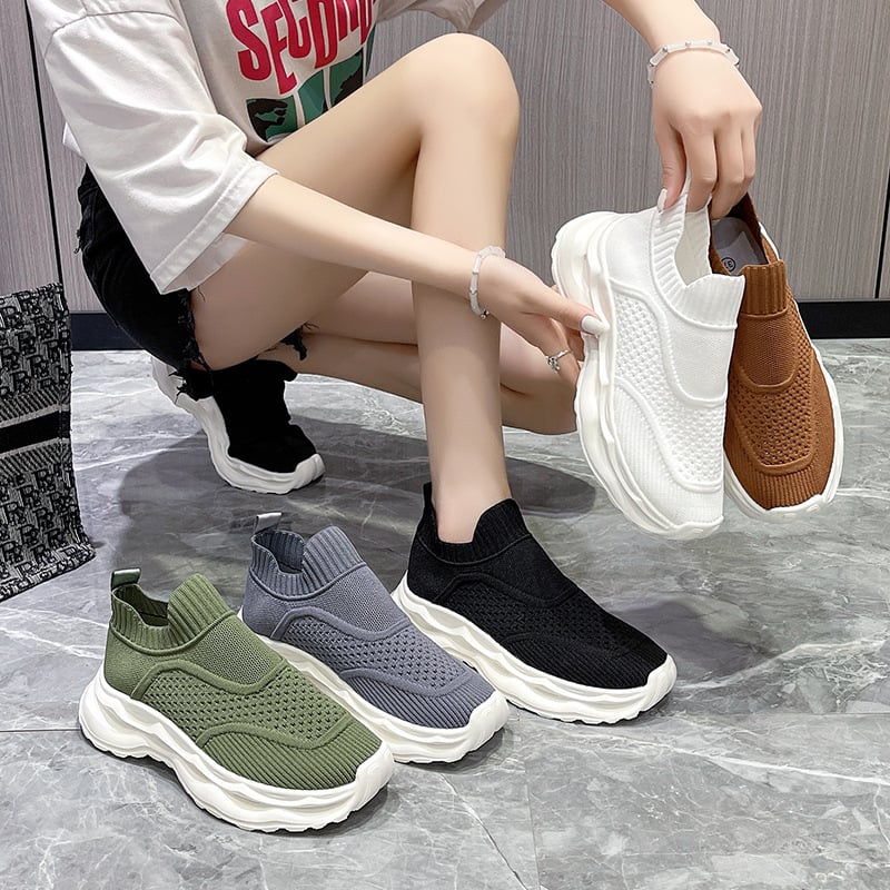 Sportos, kényelmes slip-on cipő textil felsőrésszel, légáteresztő, könnyű, gumitalp