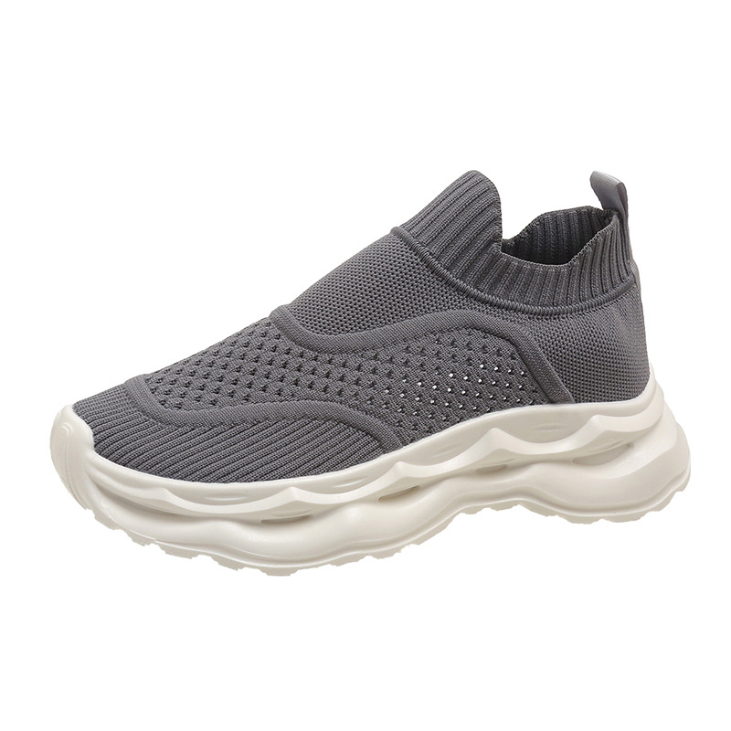Sportos, kényelmes slip-on cipő textil felsőrésszel, légáteresztő, könnyű, gumitalp