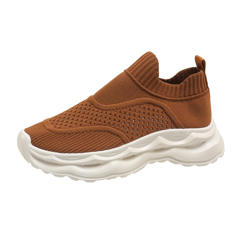Sportos, kényelmes slip-on cipő textil felsőrésszel, légáteresztő, könnyű, gumitalp
