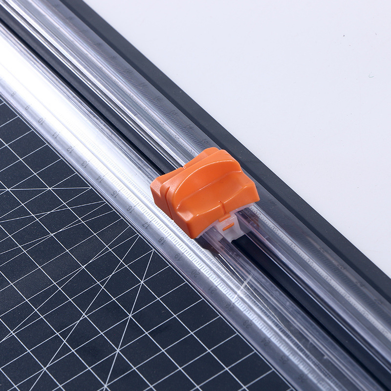 Ručný rezník na papier A4 – typ pravítka A4-2, plast, Značka: Other, Účel: rezanie