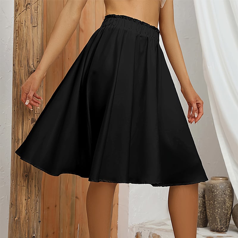 Plietuota trumpa sijonė — meninis vintage stilius, retro stilius; poliesteris (95%+), vientisas raštas, mikroelastingumas