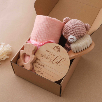 Плетено зайче‑дрънкалка за бебета – дърво и филц, успокояваща играчка за деца 0–3 години