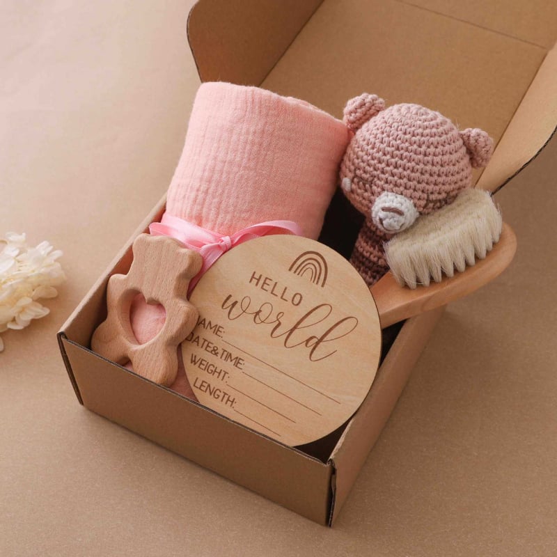 Плетено зайче‑дрънкалка за бебета – дърво и филц, успокояваща играчка за деца 0–3 години