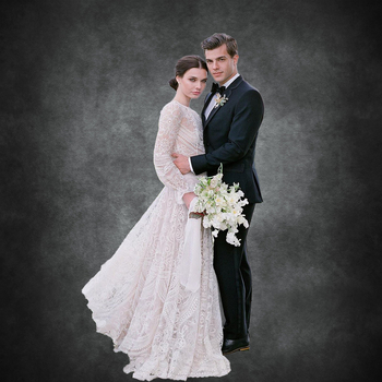 Poliesterinis fono audinys fotografinės studijos retro abstrakčiu portreto motyvu; svoris 350-550 g; įpakuotas į skaidrų maišelį; tinka identifikacijos nuotraukoms