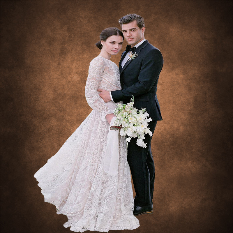 Poliesterinis fono audinys fotografinės studijos retro abstrakčiu portreto motyvu; svoris 350-550 g; įpakuotas į skaidrų maišelį; tinka identifikacijos nuotraukoms