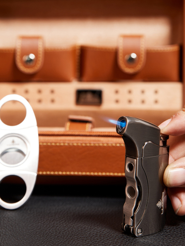 Set Cutie Țigări - Cutie portabilă din lemn de cedru cu recipient de umidificare și tăietor de țigări (Cod: Ltao670182321819; Marca: Other; Stil: Lux accesibil)