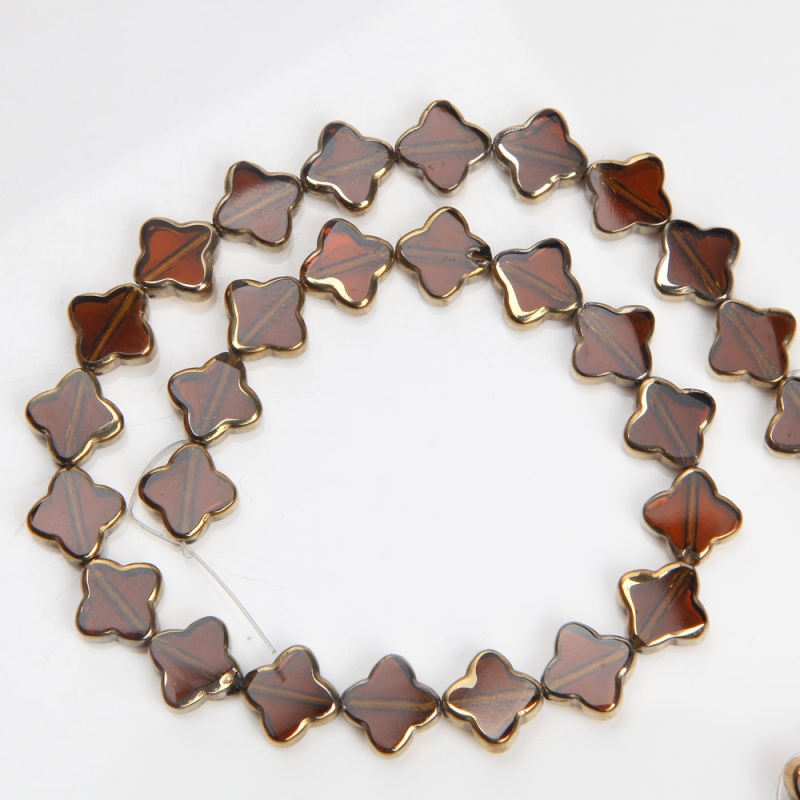 DIY projektekhez üveggyöngyök — Típus: Szabad gyöngyök; Anyag: Üveg/Glazúr; Feldolgozás: Egyéb; Stílus: Friss és édes