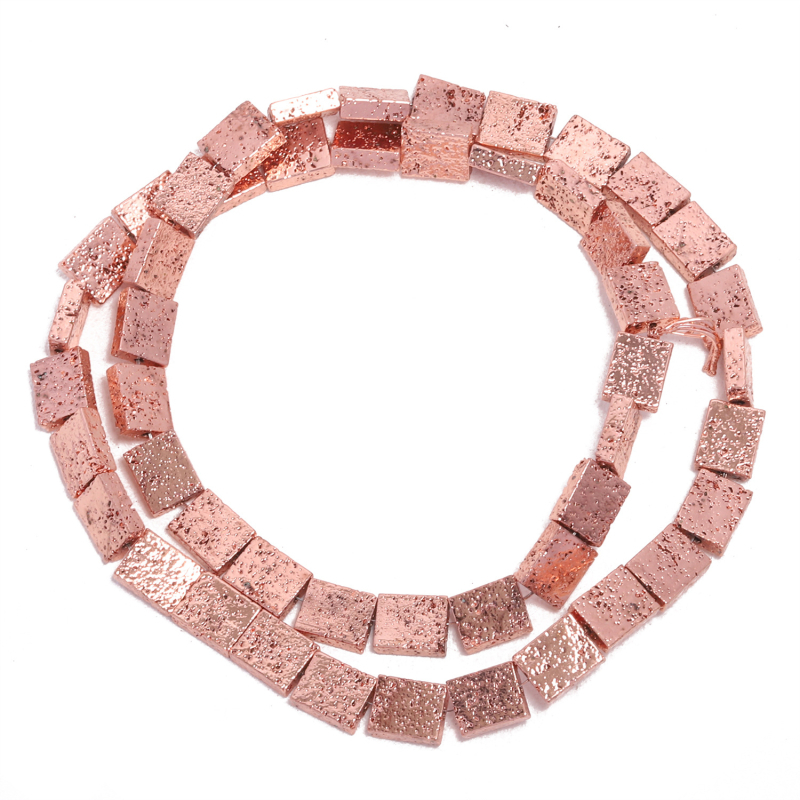 Négyzet alakú vulkáni kő gyöngyök elektroplatált felülettel, polírozott, karkötőhöz